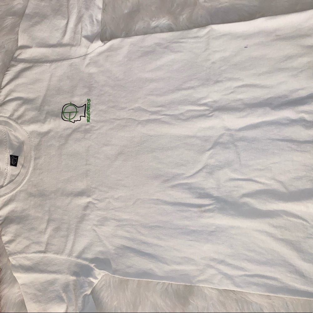 men’s t-shirt